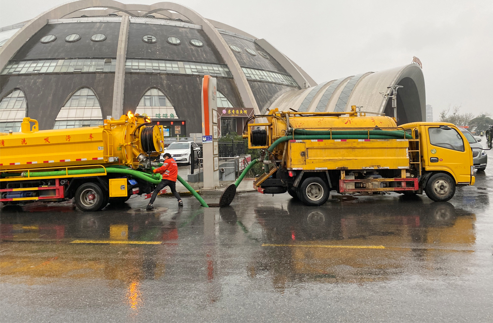 271太平门商场管道清淤